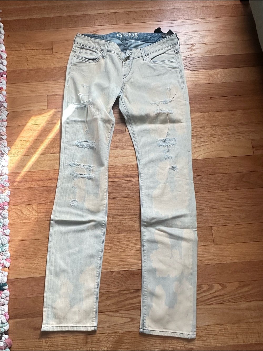 Vintage 2009 Express Zelda Jeans 8 Ultra Low Rise Skinny Bleach Distressed NWT